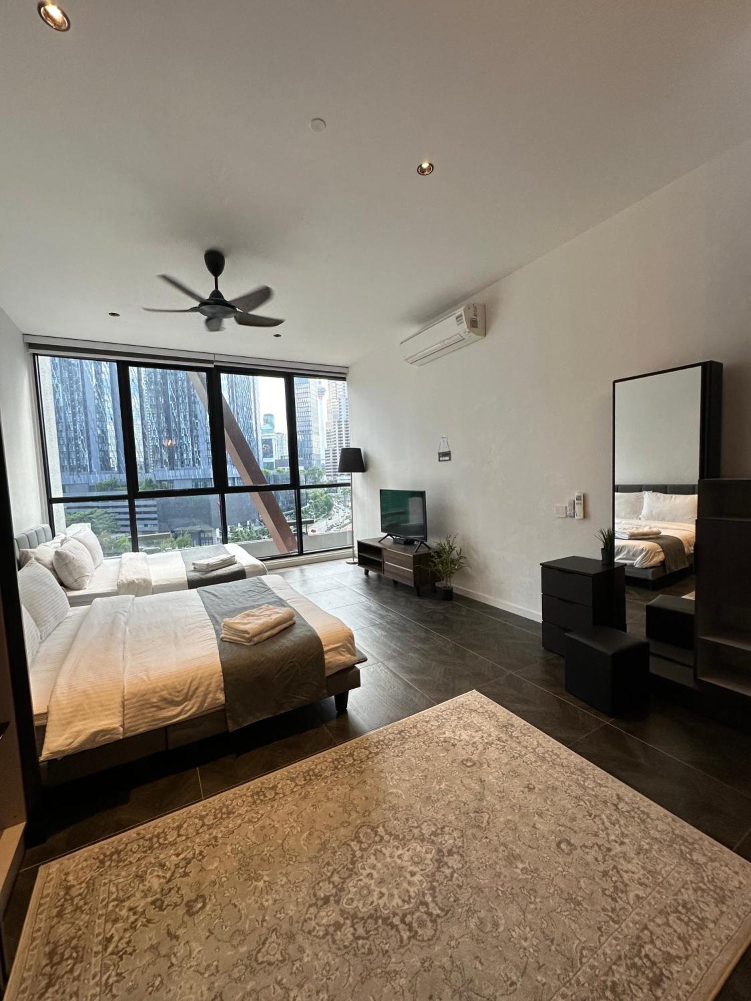 Scarletz Suites Klcc By Numa Куала-Лумпур Экстерьер фото