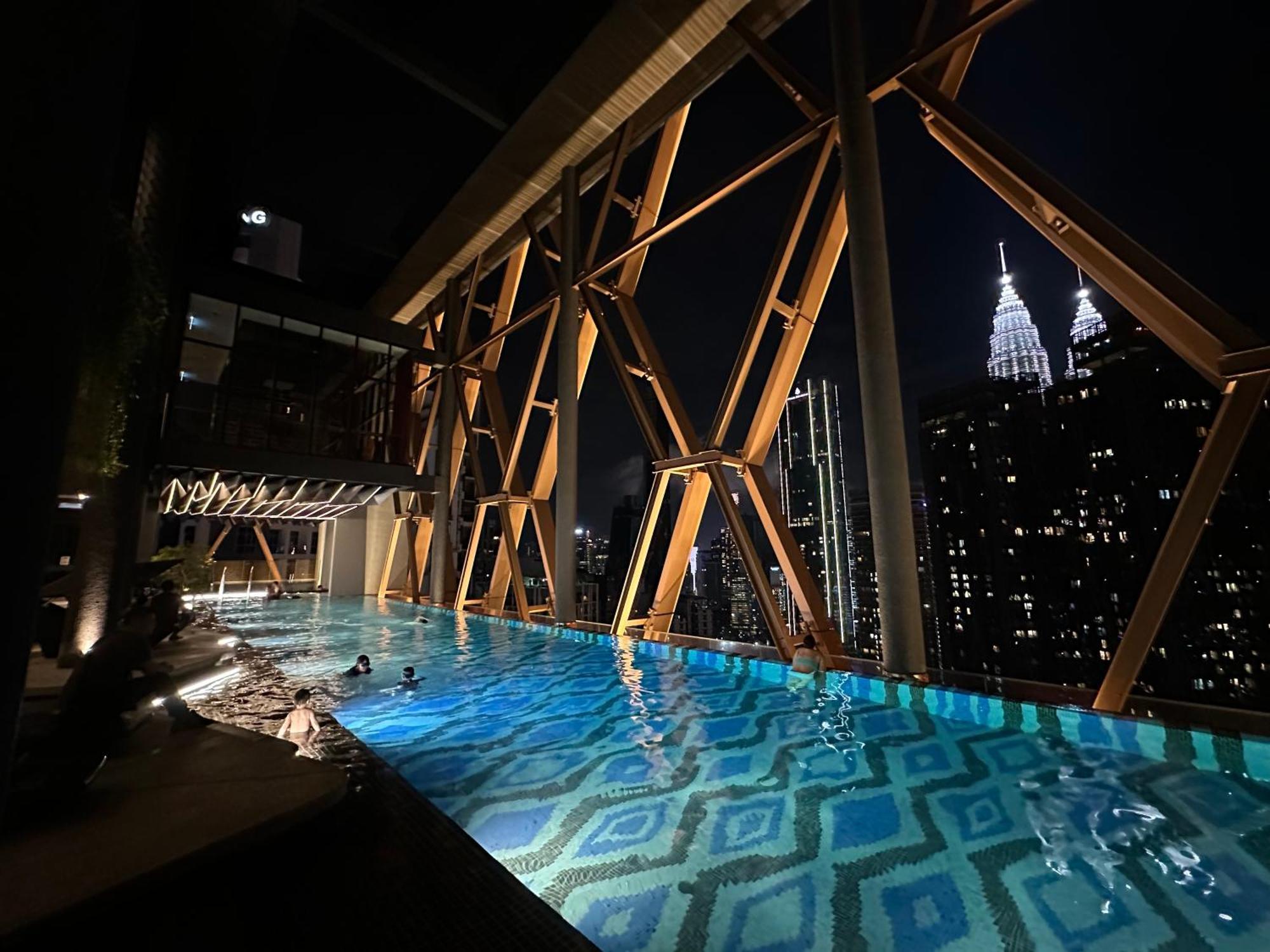 Scarletz Suites Klcc By Numa Куала-Лумпур Экстерьер фото